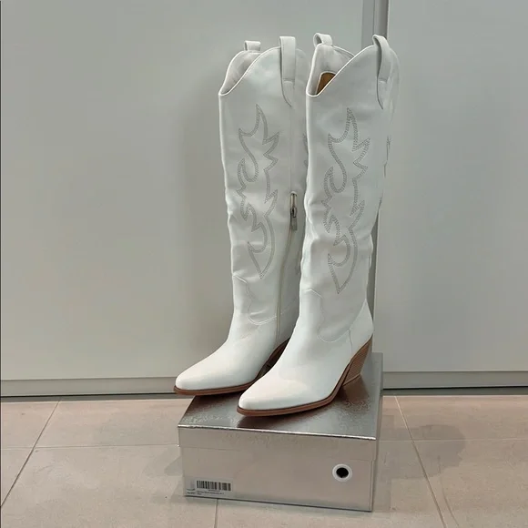 New White Leather Western-Style Women's Boots - Picture 1 of 15